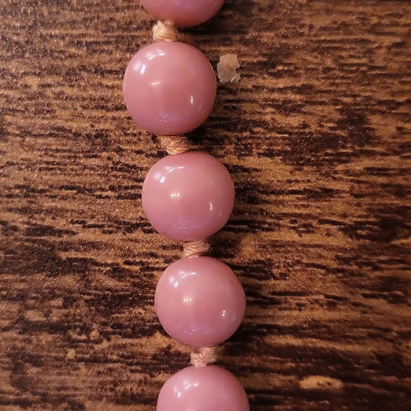 Vintage Pink Bead Necklace - Picture 4 of 5